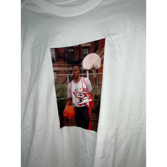 Michael Jordan Photo T-shirt and Chicago Bull Beanie - Picture 8 of 11
